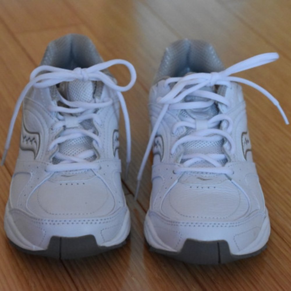 Saucony Women's Progrid Integrity ST2 Walking Shoe